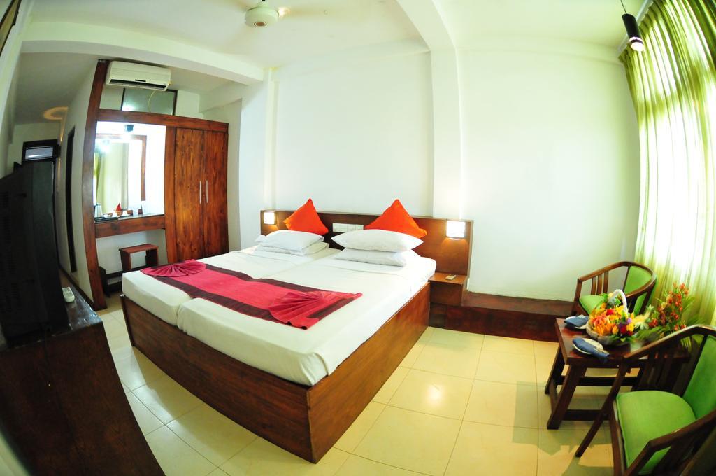 Hotel Lanka Super Corals Hikkaduwa Szoba fotó